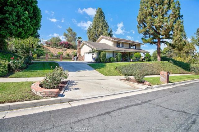 1230 Via Vallarta, Riverside, CA 92506