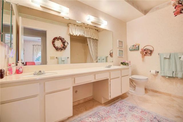 1230 Via Vallarta, Riverside, CA 92506