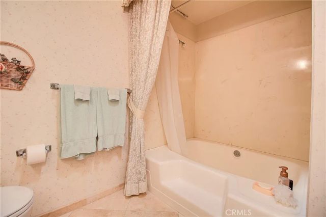 1230 Via Vallarta, Riverside, CA 92506