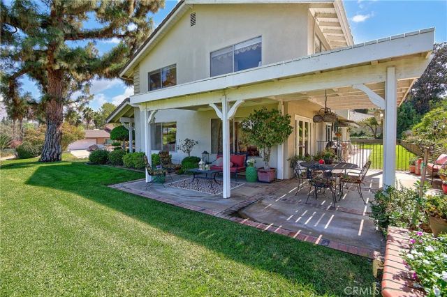 1230 Via Vallarta, Riverside, CA 92506