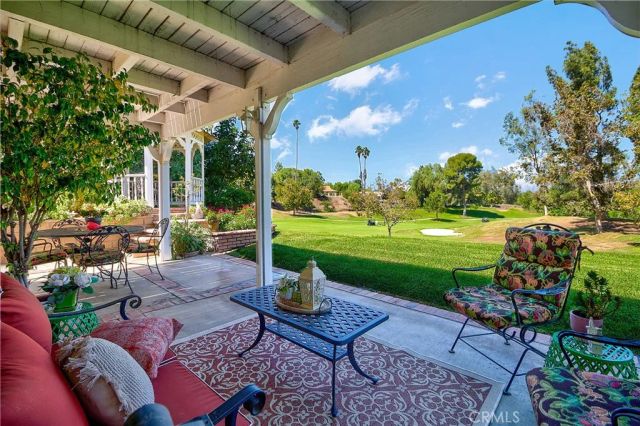 1230 Via Vallarta, Riverside, CA 92506