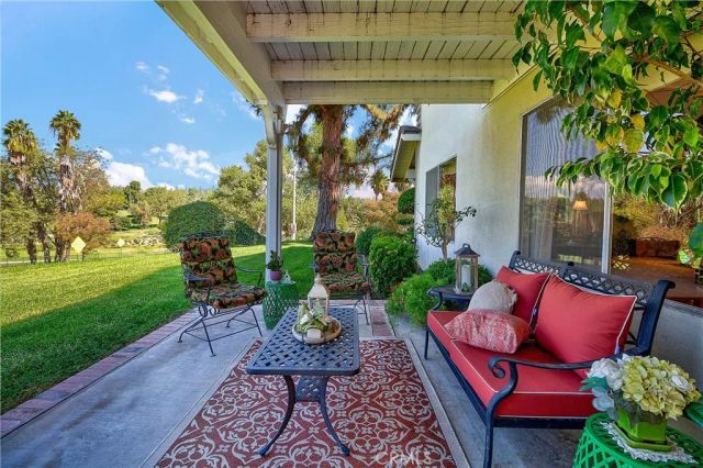 1230 Via Vallarta, Riverside, CA 92506