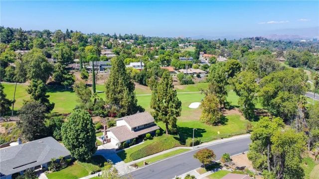 1230 Via Vallarta, Riverside, CA 92506