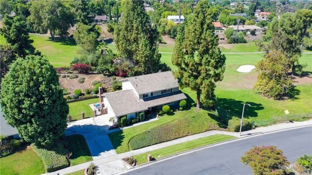 1230 Via Vallarta, Riverside, CA 92506