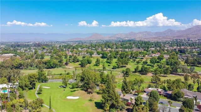 1230 Via Vallarta, Riverside, CA 92506