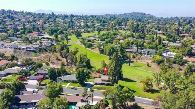1230 Via Vallarta, Riverside, CA 92506