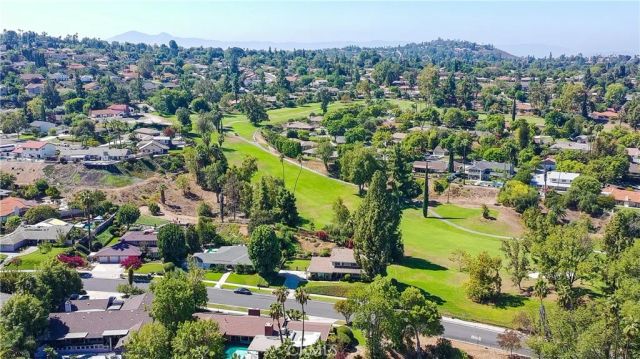 1230 Via Vallarta, Riverside, CA 92506