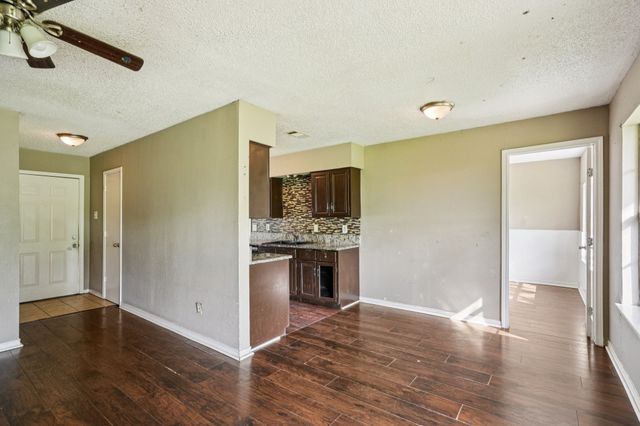 1634 EVERGREEN Drive, Mesquite, TX 75149