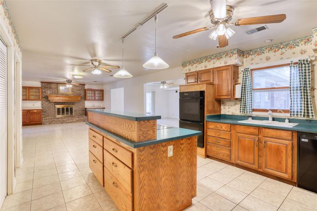 11234 Champion Wood Drive, Tomball, TX 77375