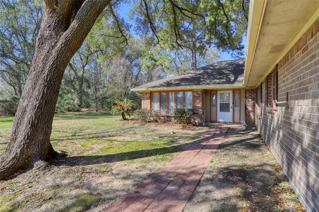 11234 Champion Wood Drive, Tomball, TX 77375