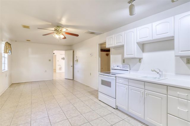 11234 Champion Wood Drive, Tomball, TX 77375