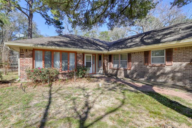 11234 Champion Wood Drive, Tomball, TX 77375