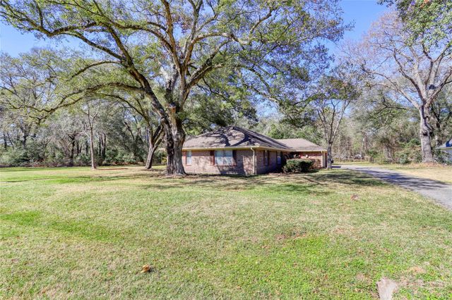 11234 Champion Wood Drive, Tomball, TX 77375