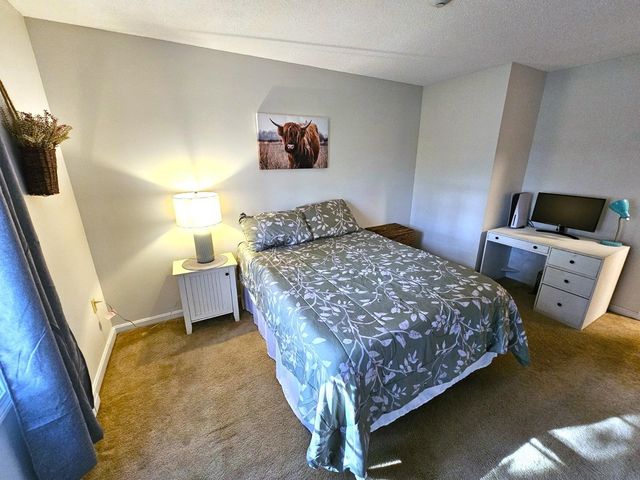 130 Endicott St N Unit 104, Laconia, NH 03246