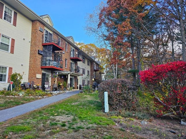 130 Endicott St N Unit 104, Laconia, NH 03246