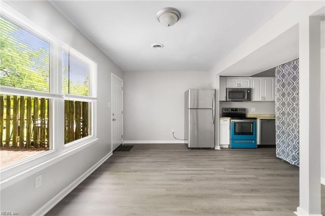 1640 Darren CIR, Portsmouth, VA 23701