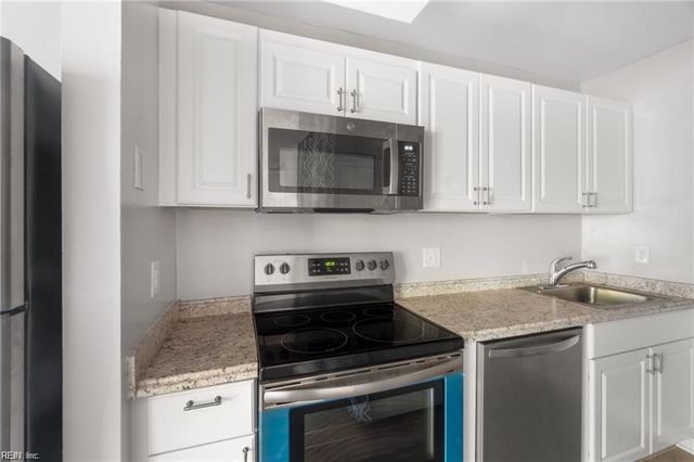 1640 Darren CIR, Portsmouth, VA 23701