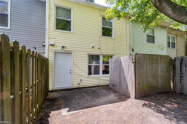 1640 Darren CIR, Portsmouth, VA 23701