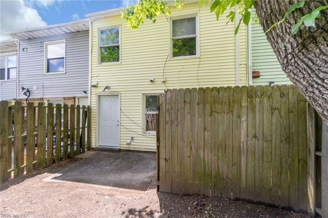 1640 Darren CIR, Portsmouth, VA 23701