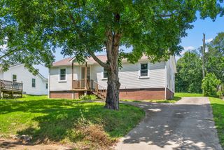 73 Dixon Dr, Clarksville, TN 37040