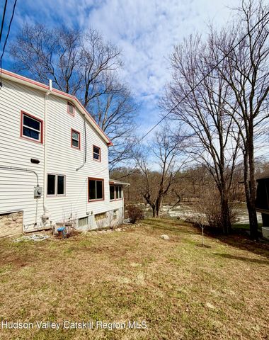 1232 Old Ford Circle, New Paltz, NY 12561