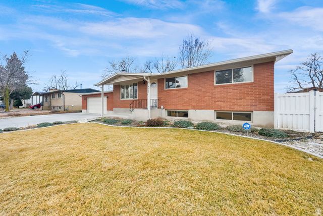 4520 S THORNWOOD AVE, Taylorsville, UT 84123