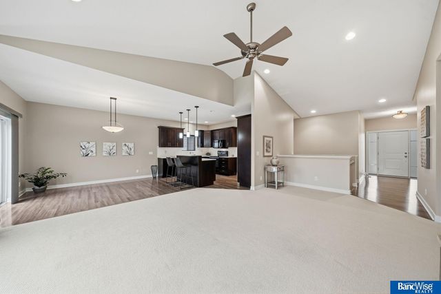 9230 S 71 Street, Lincoln, NE 68516