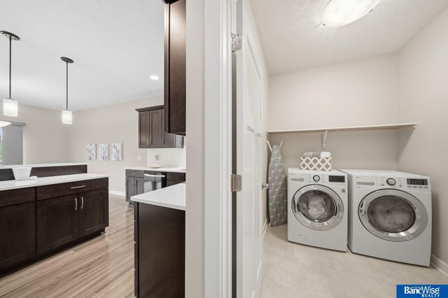 9230 S 71 Street, Lincoln, NE 68516