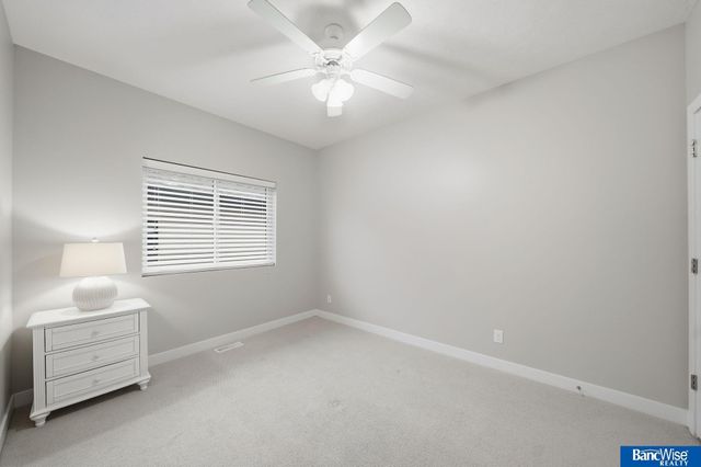 9230 S 71 Street, Lincoln, NE 68516