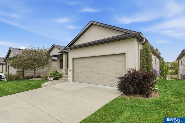 9230 S 71 Street, Lincoln, NE 68516