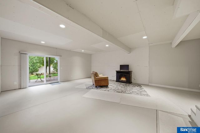 9230 S 71 Street, Lincoln, NE 68516