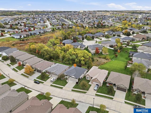 9230 S 71 Street, Lincoln, NE 68516