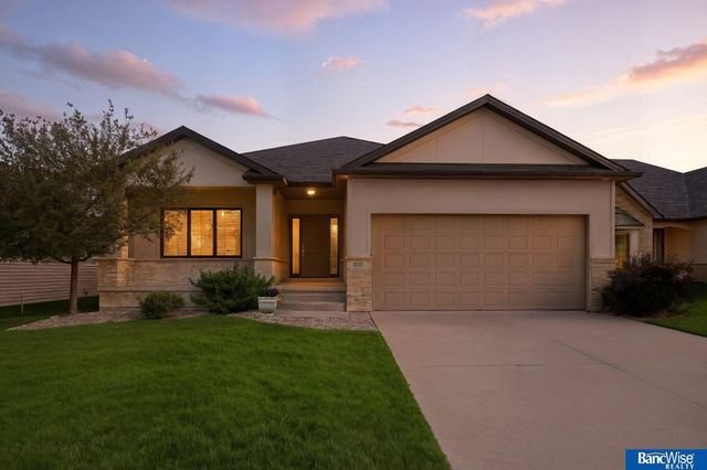 9230 S 71 Street, Lincoln, NE 68516