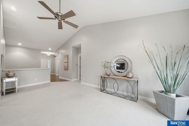 9230 S 71 Street, Lincoln, NE 68516