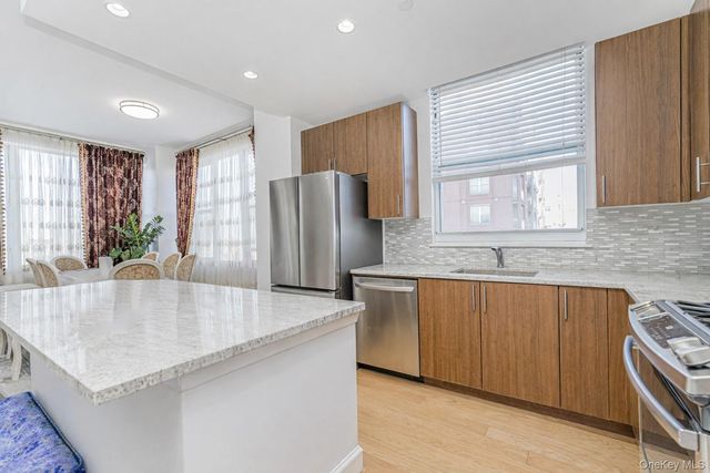 50 oceana Drive W 8D, Brooklyn, NY 11235