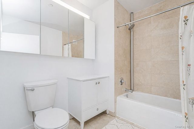 50 oceana Drive W 8D, Brooklyn, NY 11235