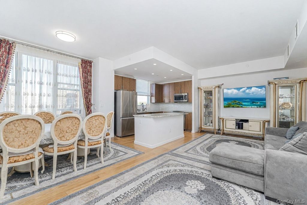 50 oceana Drive W 8D, Brooklyn, NY 11235