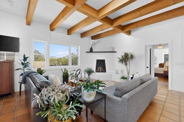 3 Gavilan Court, Santa Fe, NM 87508