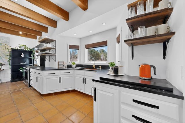 3 Gavilan Court, Santa Fe, NM 87508