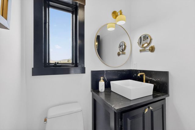 3 Gavilan Court, Santa Fe, NM 87508