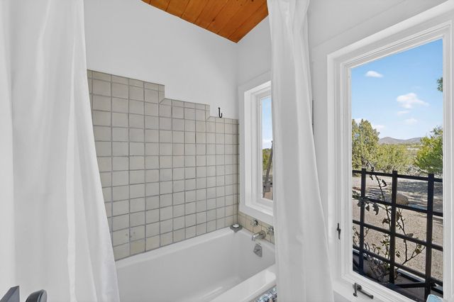 3 Gavilan Court, Santa Fe, NM 87508