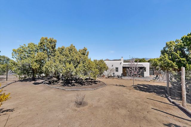 3 Gavilan Court, Santa Fe, NM 87508