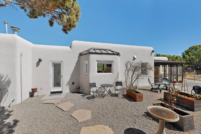 3 Gavilan Court, Santa Fe, NM 87508