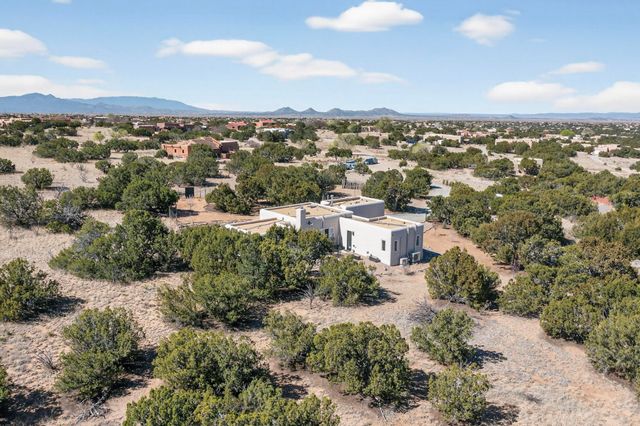 3 Gavilan Court, Santa Fe, NM 87508