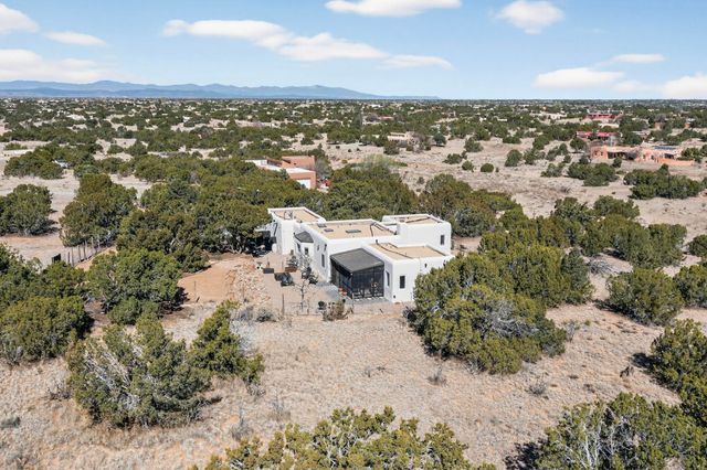3 Gavilan Court, Santa Fe, NM 87508
