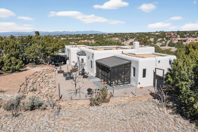 3 Gavilan Court, Santa Fe, NM 87508