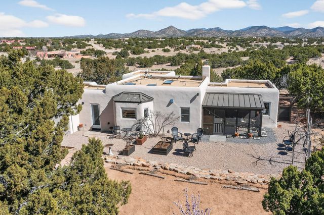 3 Gavilan Court, Santa Fe, NM 87508