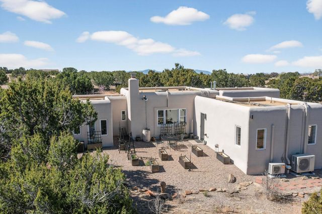 3 Gavilan Court, Santa Fe, NM 87508