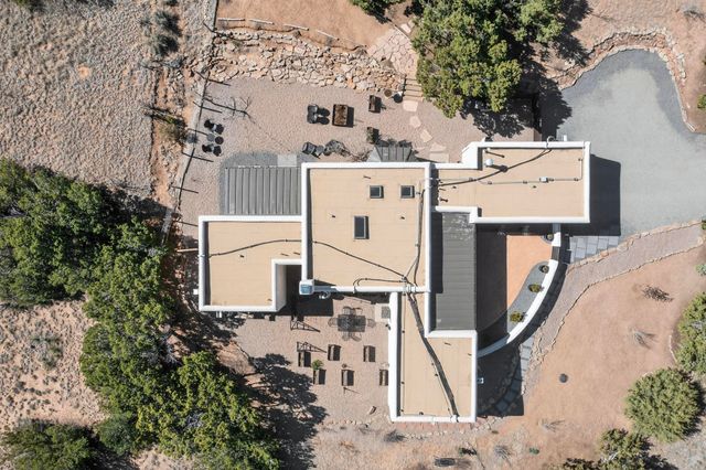 3 Gavilan Court, Santa Fe, NM 87508