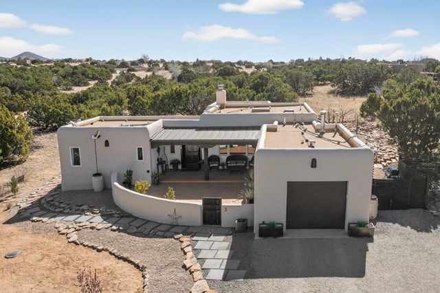 3 Gavilan Court, Santa Fe, NM 87508